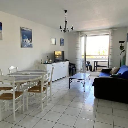 3 Pieces Sur Le Port, A 500m De La Plage, Pour 6 Personnes - Fr-1-750-90
